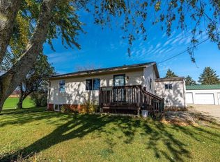 1860 Meadow View Ln, Deerfield, WI 53531