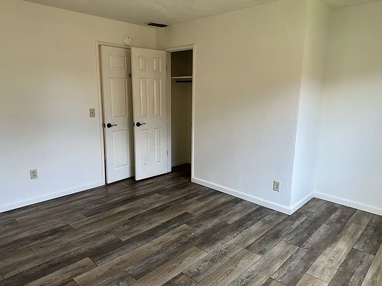 1640 Stromberg Ave — Photo 23