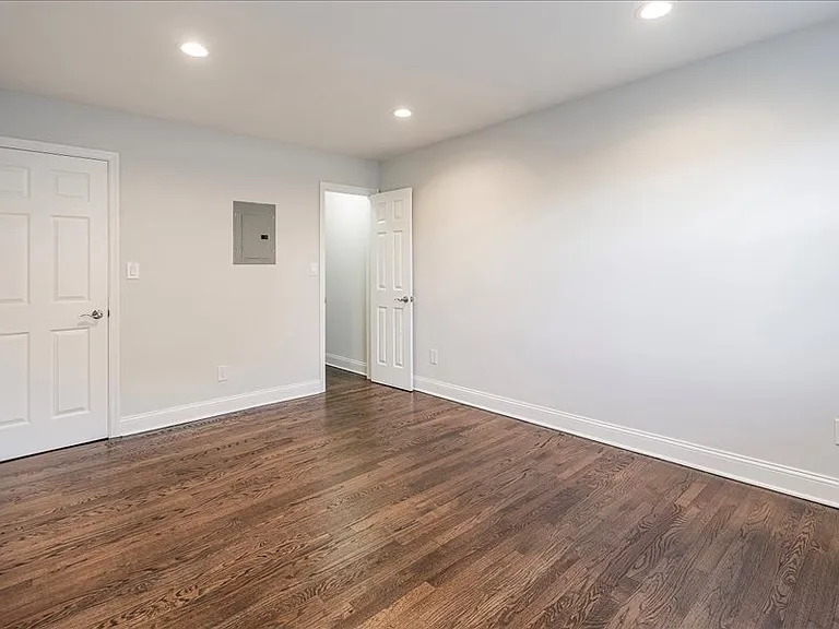 48 Roseland Avenue Apartments — Photo 14