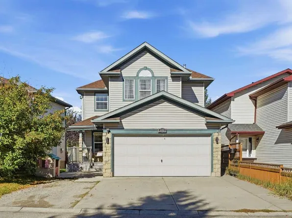 222 E Douglas Ridge Cir SE, Calgary, AB T2Z 3C4
