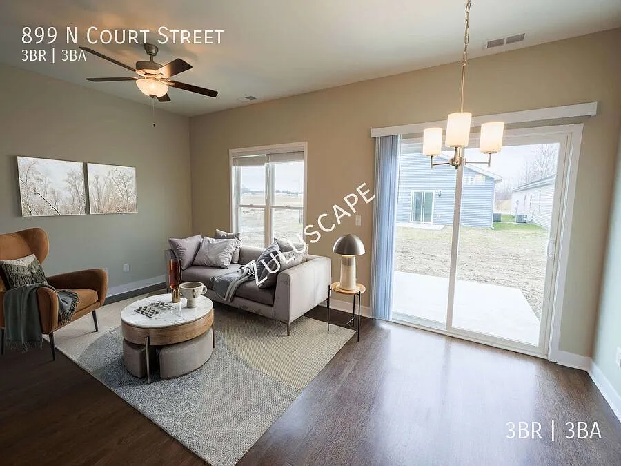 Zplace Duplex 899 N. Court — Photo 3