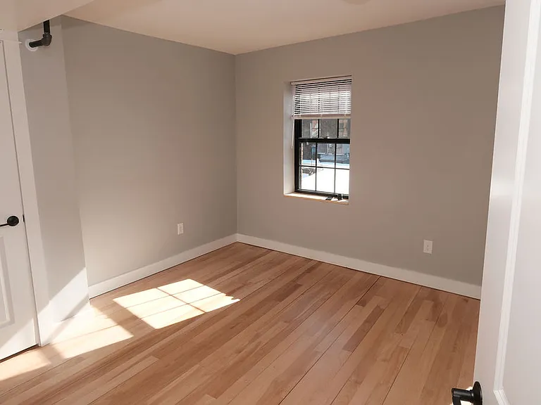 444 Fore St #202 — Photo 10