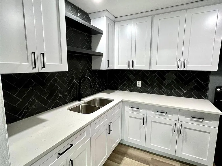 2107 Garvey Dr — Photo 13