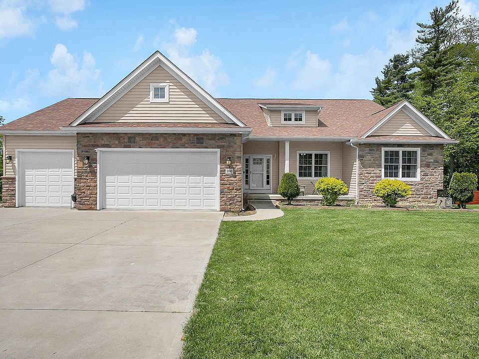1st image of 390 Laurel Oak Ln