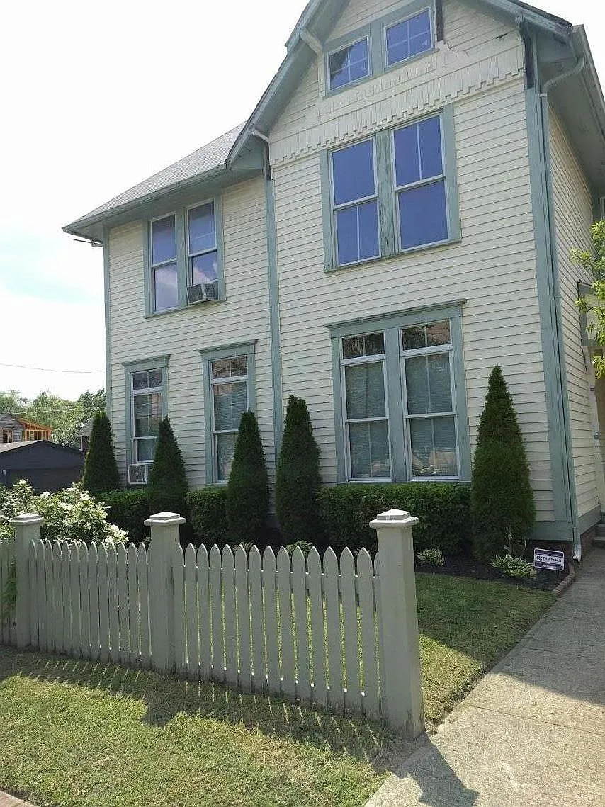 2 bed, 2.5 bath, 1600 sqft, $2,095 — Photo 1