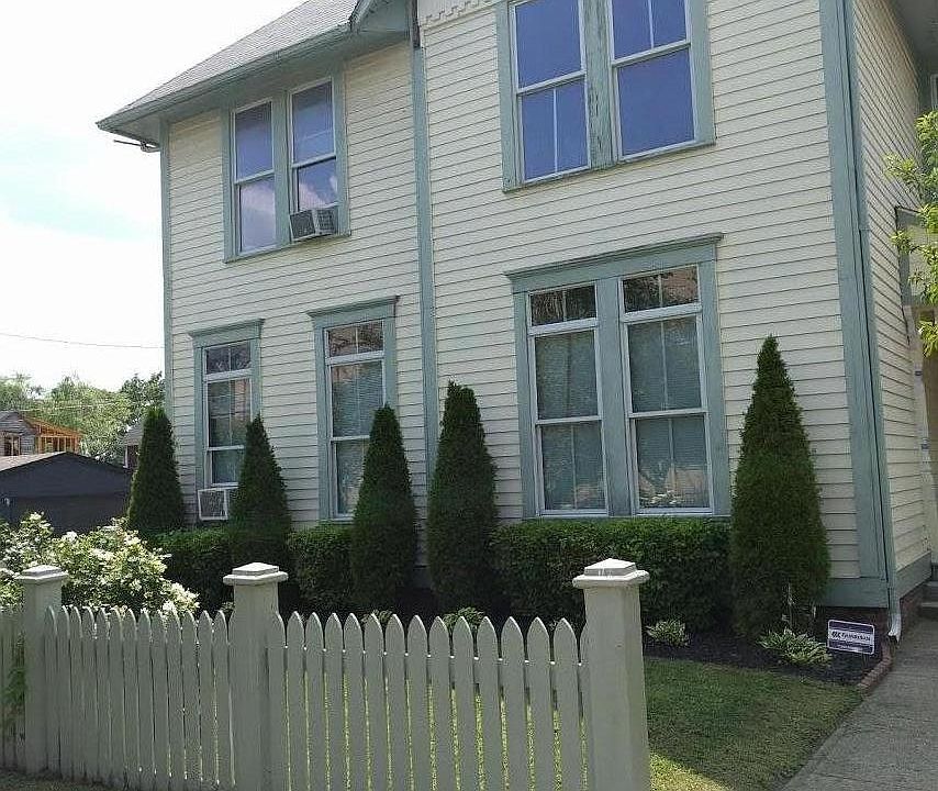 This is the actual property at the actual address. Please NOTE/ GOOGLE MAPS SHOWS A DIFFERENT PROPERTY 6 BLOCKS AWAY!