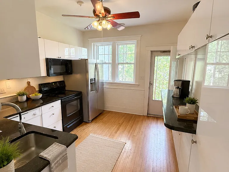 415 Washington St #5 — Photo 16