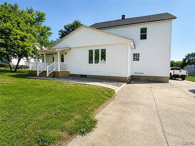 10 Parkside Ct #8 — Photo 17