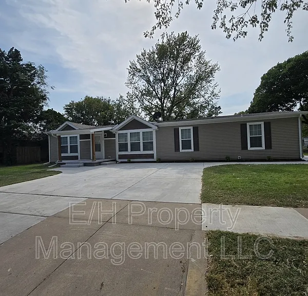 501 S Edwards Ave #1 — Photo 4