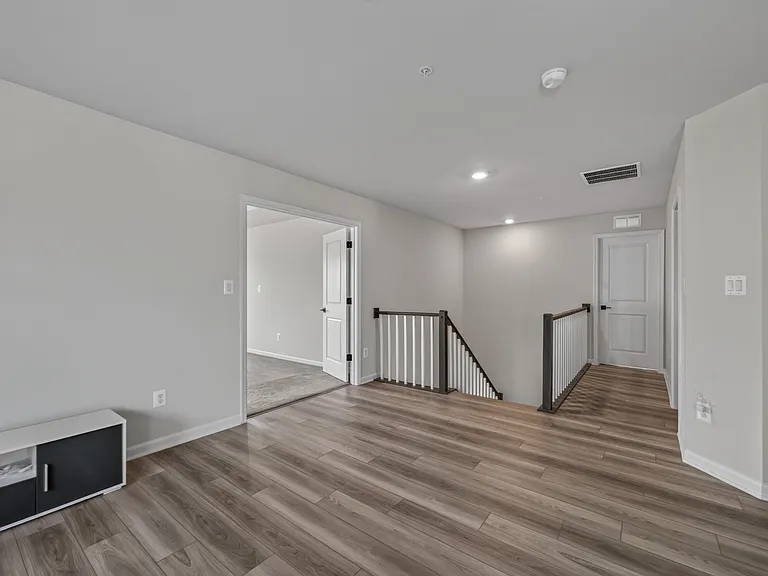 1124 Miller Farm Dr — Photo 13