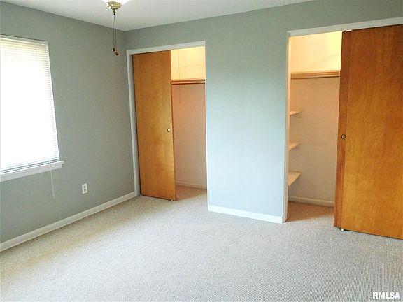 5th image of 405 E Delwood St #405