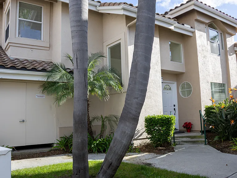 1828 Monserrat Way — Photo 3