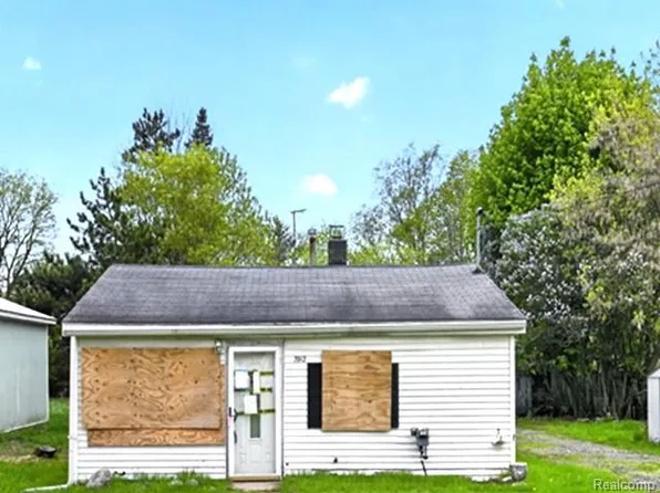 3912 Ruth Ave, Lansing, MI 48910
