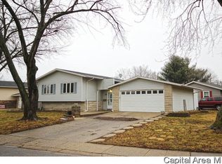 39 Saint Marys Ct, Springfield, IL 62702