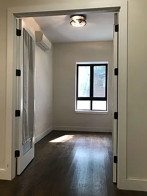 Rented by EXR | media 10