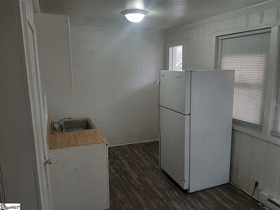 2nd image of 510 6th St #6