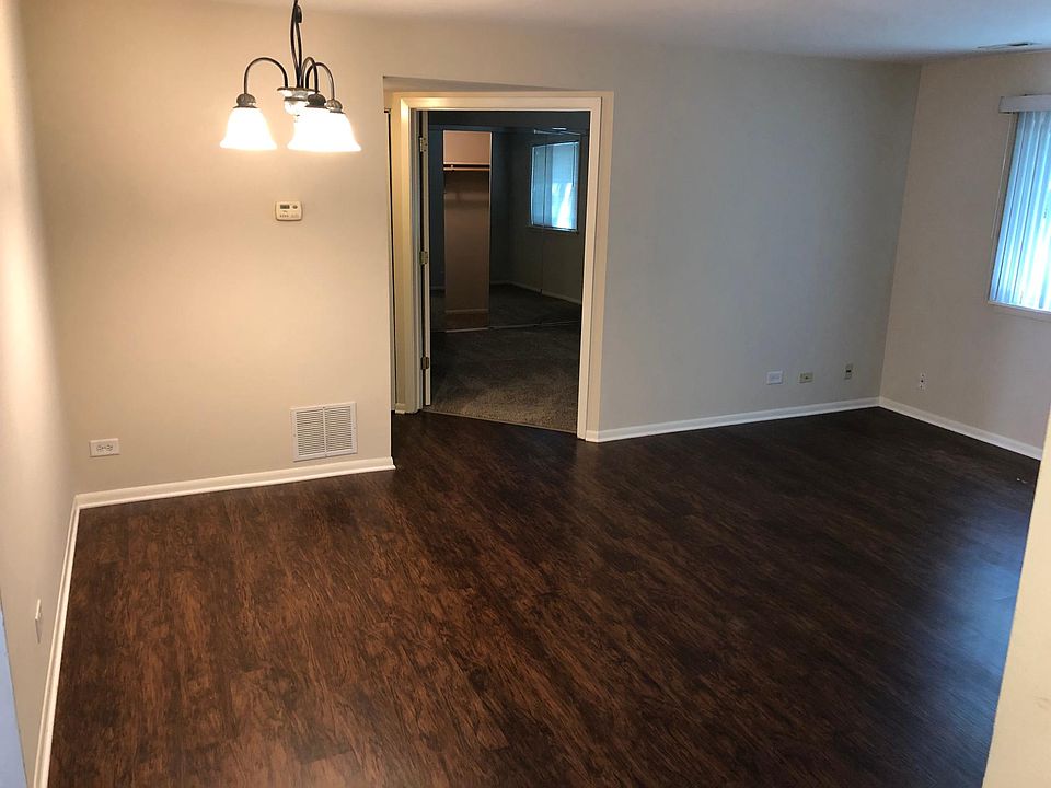1st image of 905 N Milwaukee Ave #101