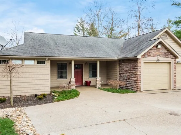 321 Locust Ln, Senecaville, OH 43780