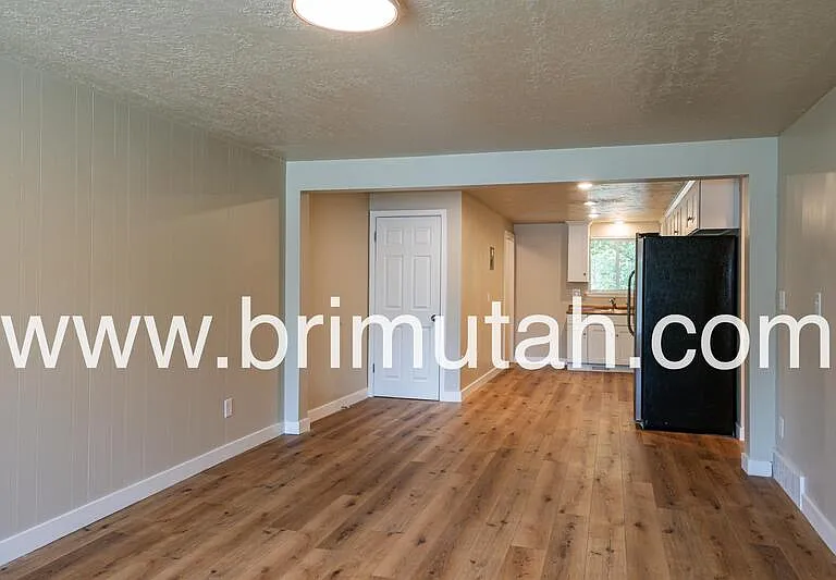 2393 E 3000 S — Photo 6