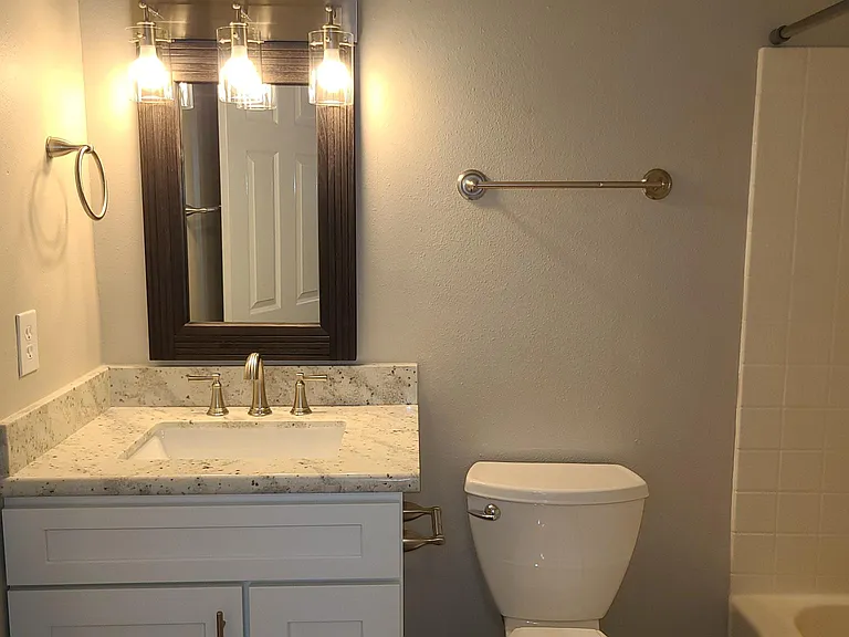 630 San Lorenzo St #4 — Photo 11