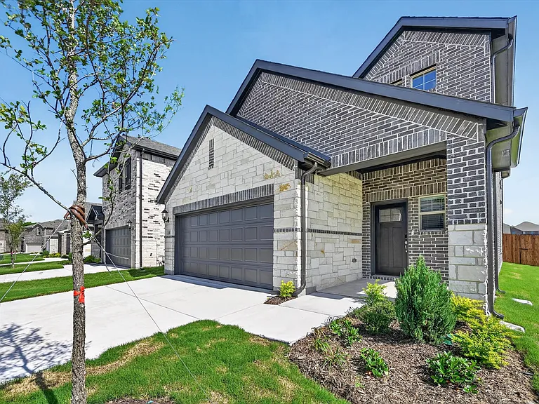 1402 Bridgestone Dr — Photo 31