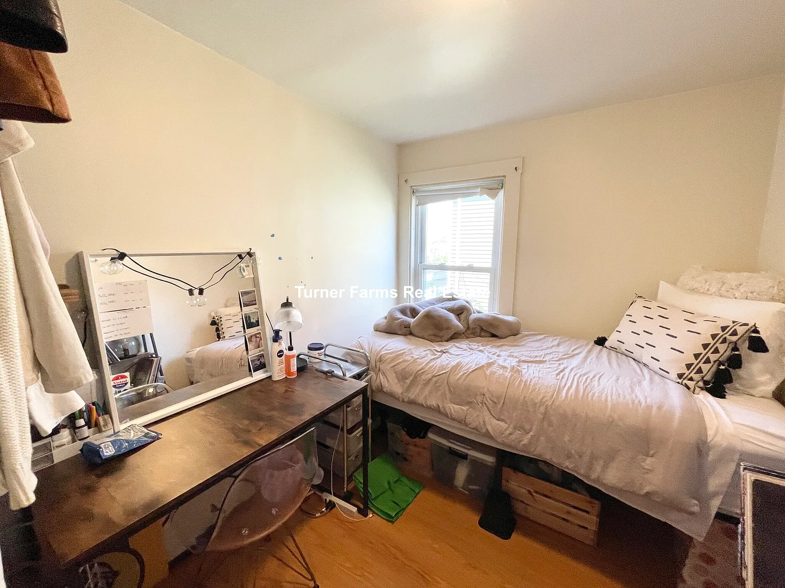 4 bed, 9999 sqft, $4,000 — Photo 3