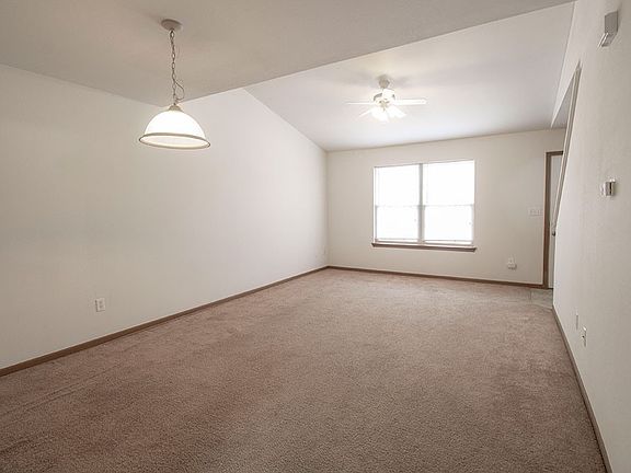 5th image of 2119 N Ballenger Ln