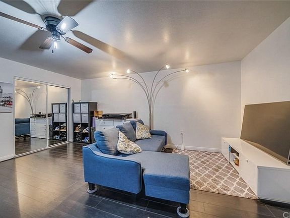4th image of 344 W 57th St #2