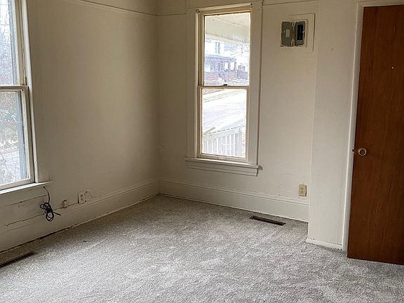 3rd image of 625 Romig St