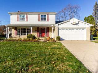 2170 W Wattles Rd, Troy, MI 48098