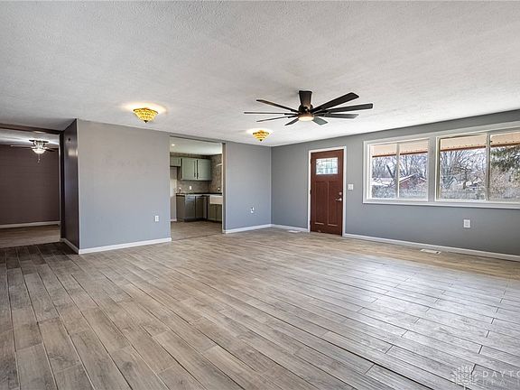 3rd image of 800 Mapleside Dr
