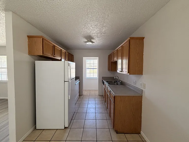 3431 Hyden Ave — Photo 5