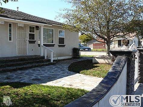 1st image of 2712 Barry St