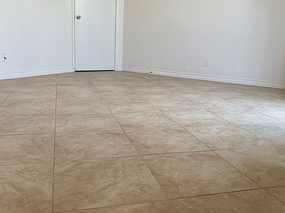 3rd image of 812 Casa De Oro Pl #1