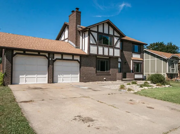 302 Arapahoe Ct, Junction City, KS 66441