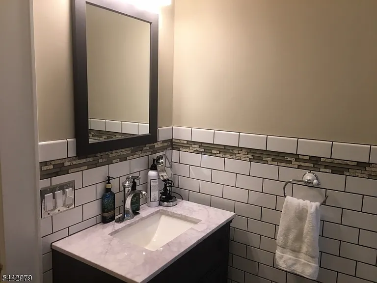 1 Laurel Pl — Photo 14