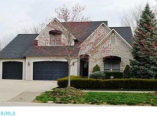 6058 Winnebago St, Grove City, OH 43123