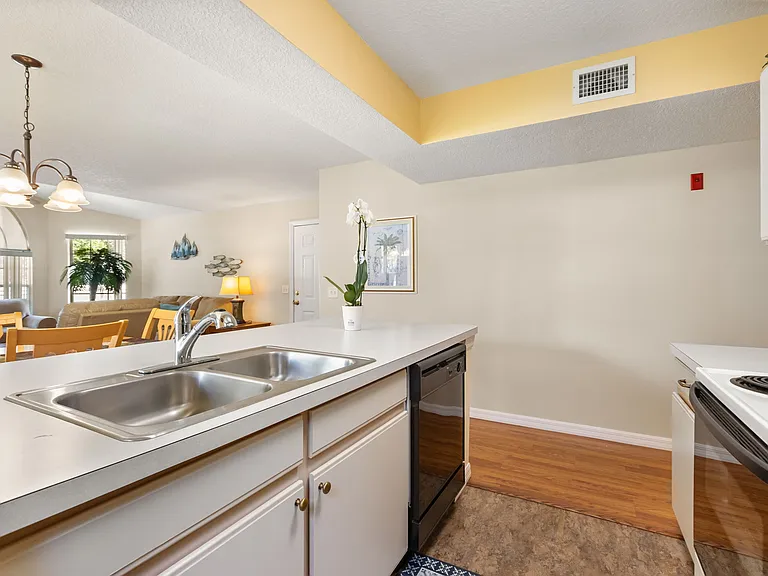 8707 Knightsbridge Ct #B — Photo 12