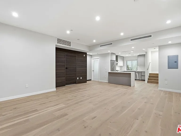 1006 Hancock Ave #C — Photo 2