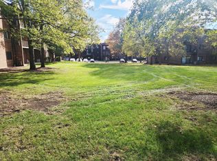 1026 Castilian Ct APT 113, Glenview, IL 60025