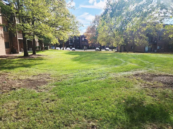 1026 Castilian Ct APT 113, Glenview, IL 60025