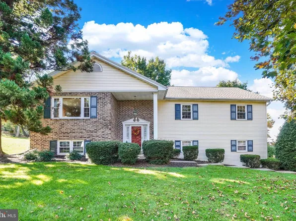 3044 Westwood Dr, Lancaster, PA 17601
