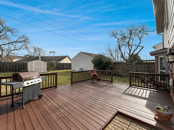 4th image of 2503 Country Place Dr