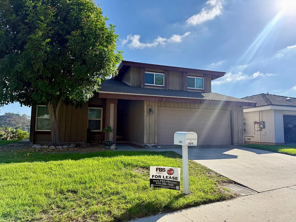 10019 Canyonview Ct