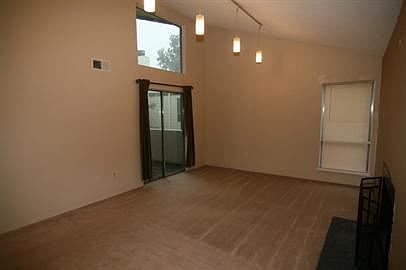 706666007_Living Room 2_406x539