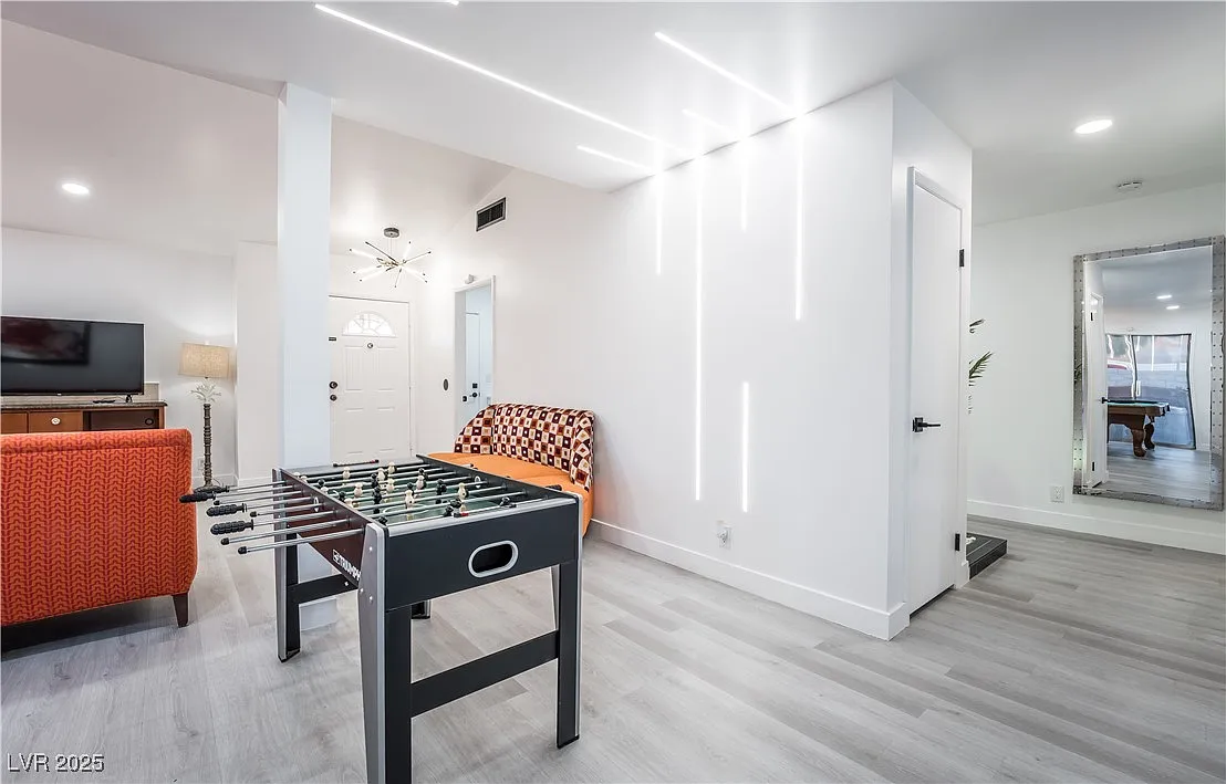 3 bed, 3.0 bath, 1506 sqft, $4,000 — Photo 3