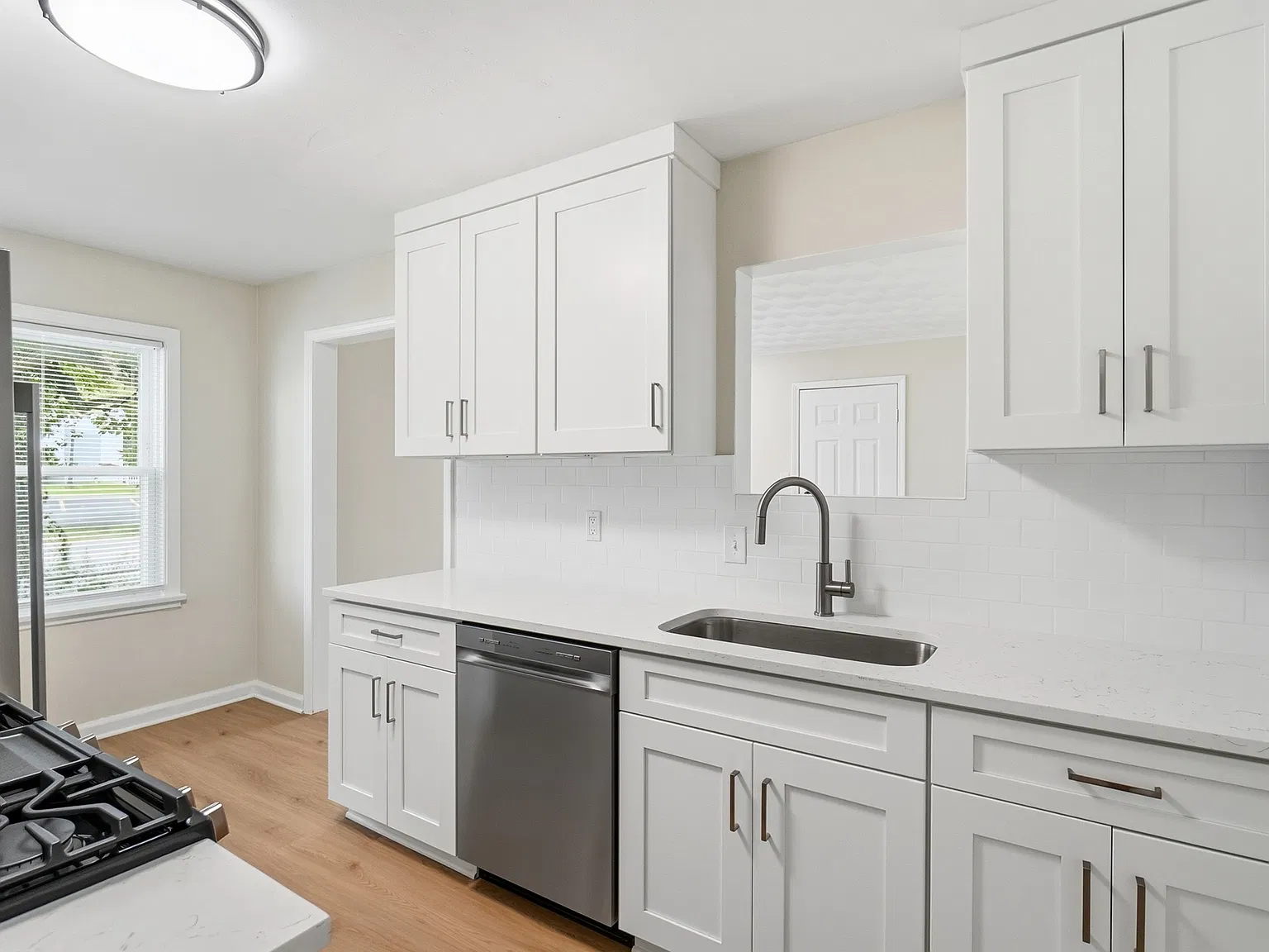 4 bed, 1425 sqft, $2,400 — Photo 2