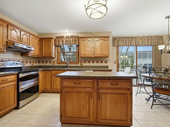 4th image of 1209 Hanson Dr