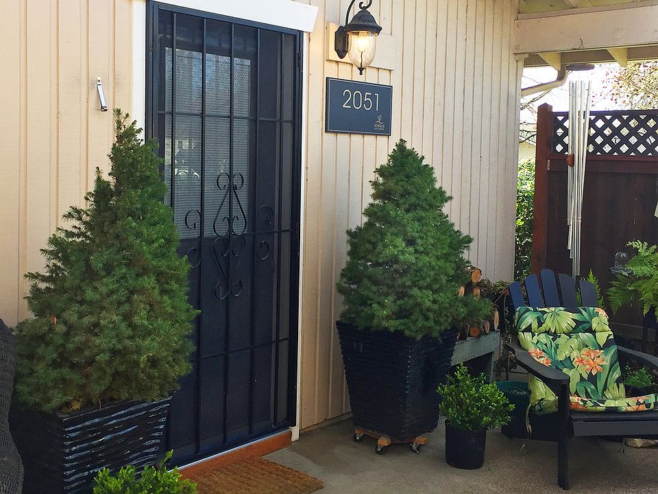 Front Entrance & Patio #1