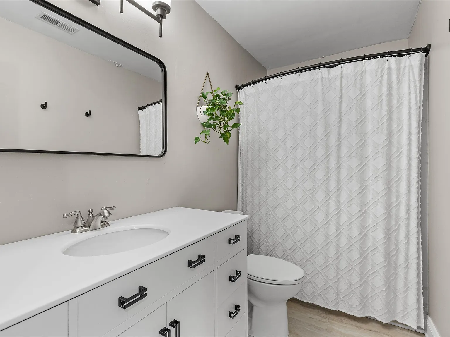 3 bed, 1718 sqft, $2,800 — Photo 4